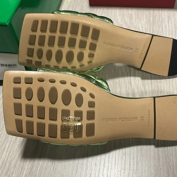 Bottega Veneta quilted slides - Picture 3 of 6